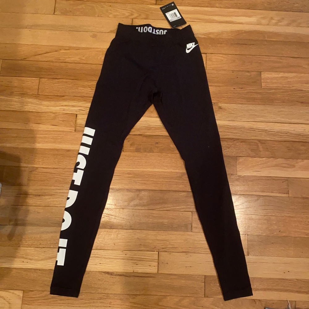 Women’s Nike workout leggings